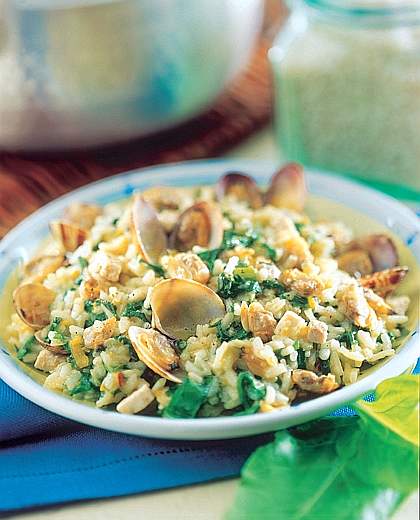 Risotto con pesce spada, vongole e bietola